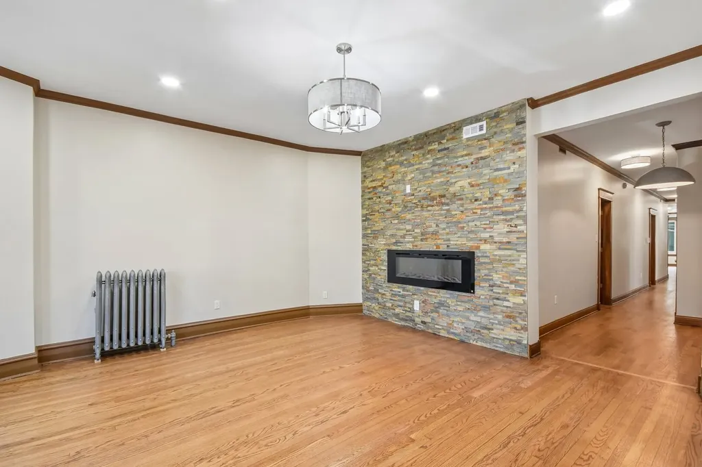 5218 South Dorchester Avenue Chicago IL 60615