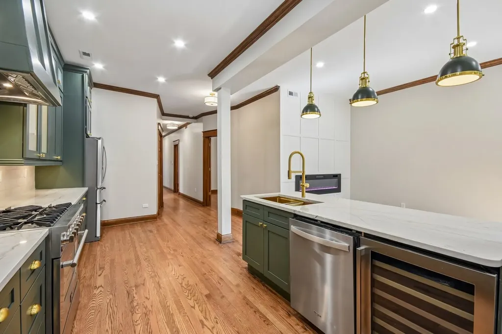 5218 South Dorchester Avenue Chicago IL 60615