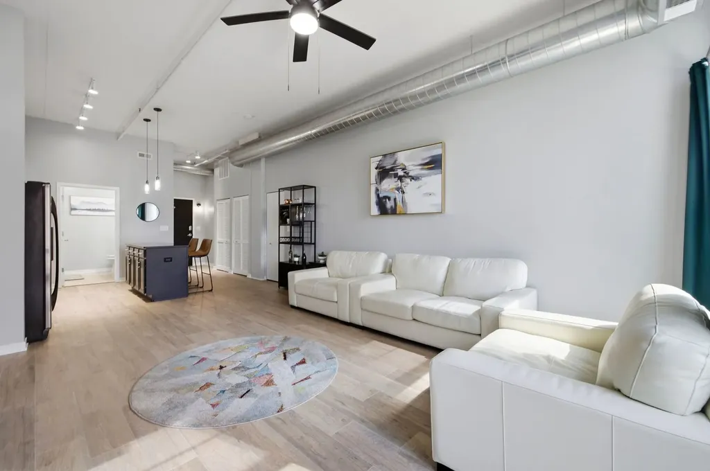740 West Fulton Street Chicago IL 60661