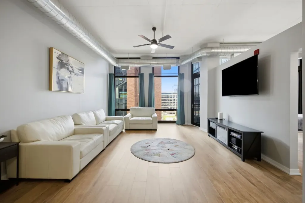 740 West Fulton Street Chicago IL 60661