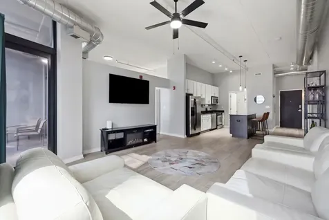 740 West Fulton Street Chicago IL 60661