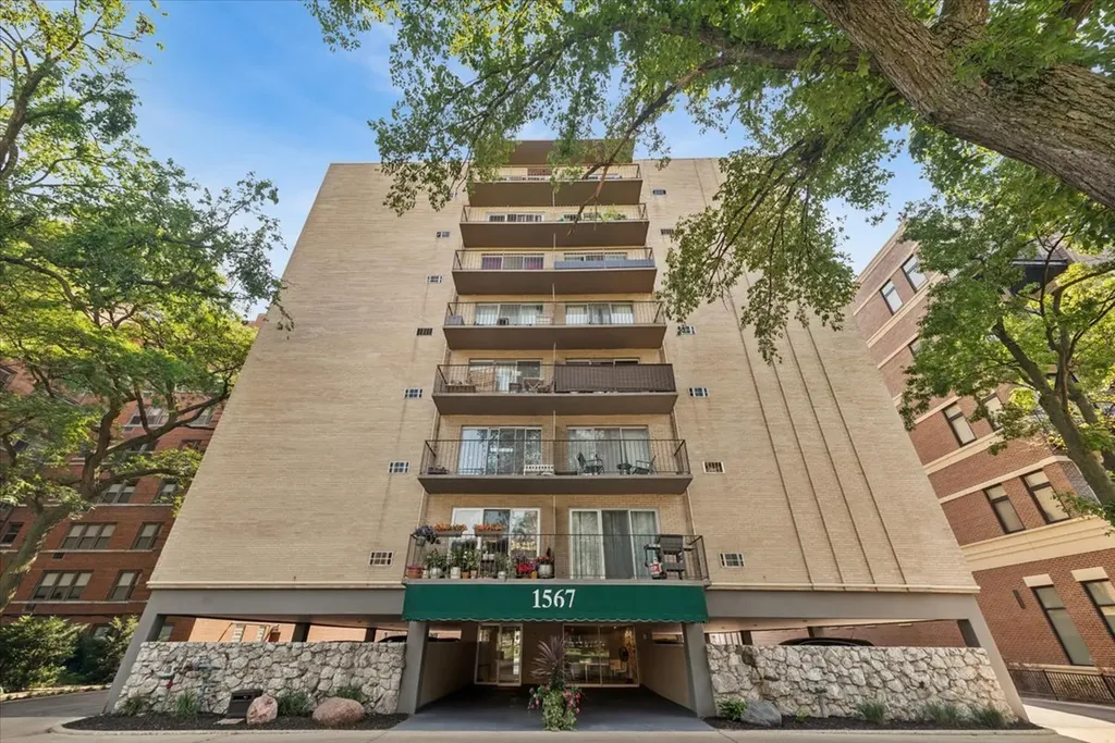 1567 Ridge Avenue Evanston IL 60201
