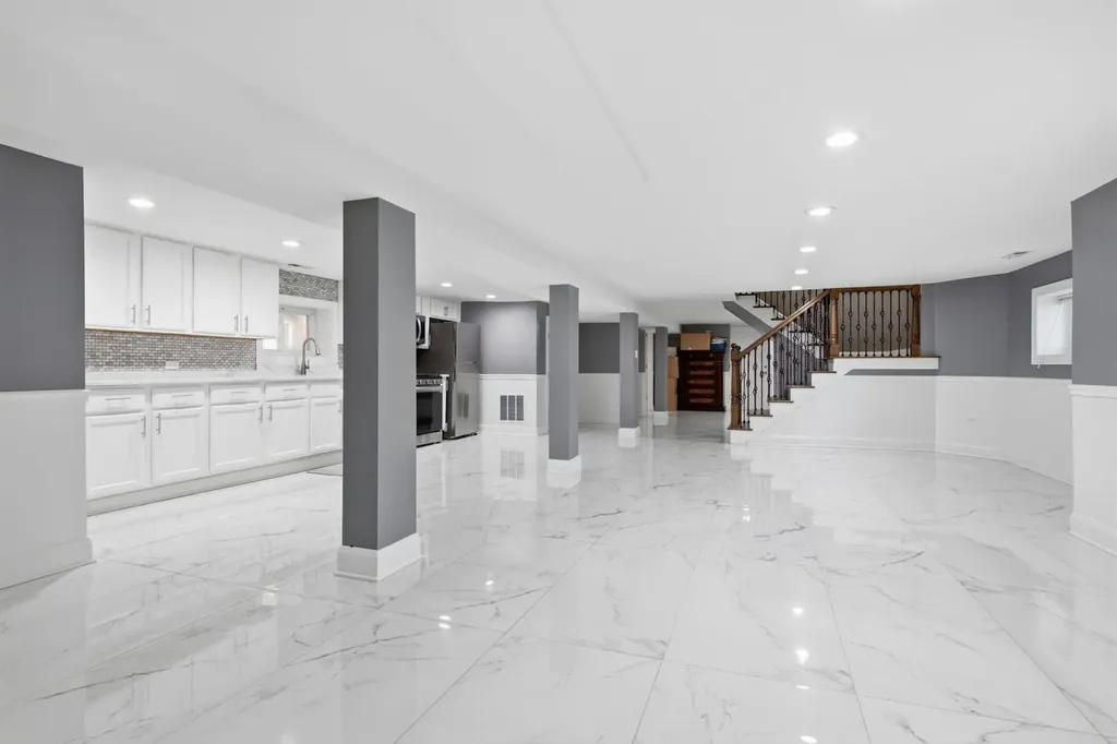 5800 West Giddings Street Chicago IL 60630