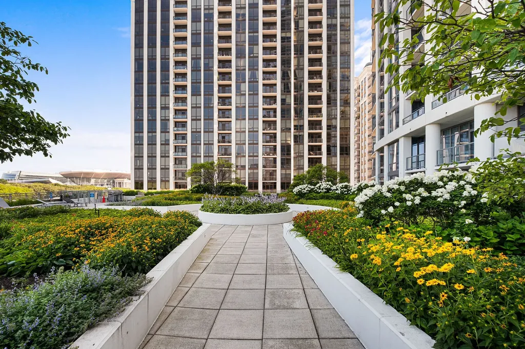 1235 South Prairie Avenue Chicago IL 60605