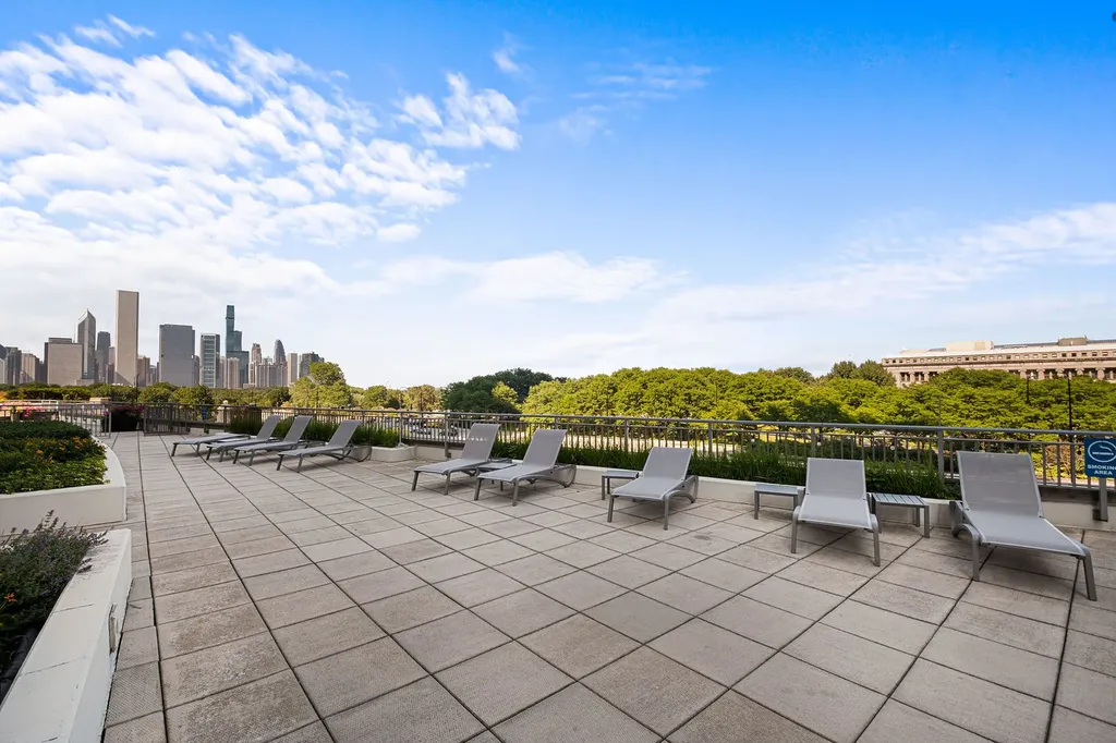 1235 South Prairie Avenue Chicago IL 60605
