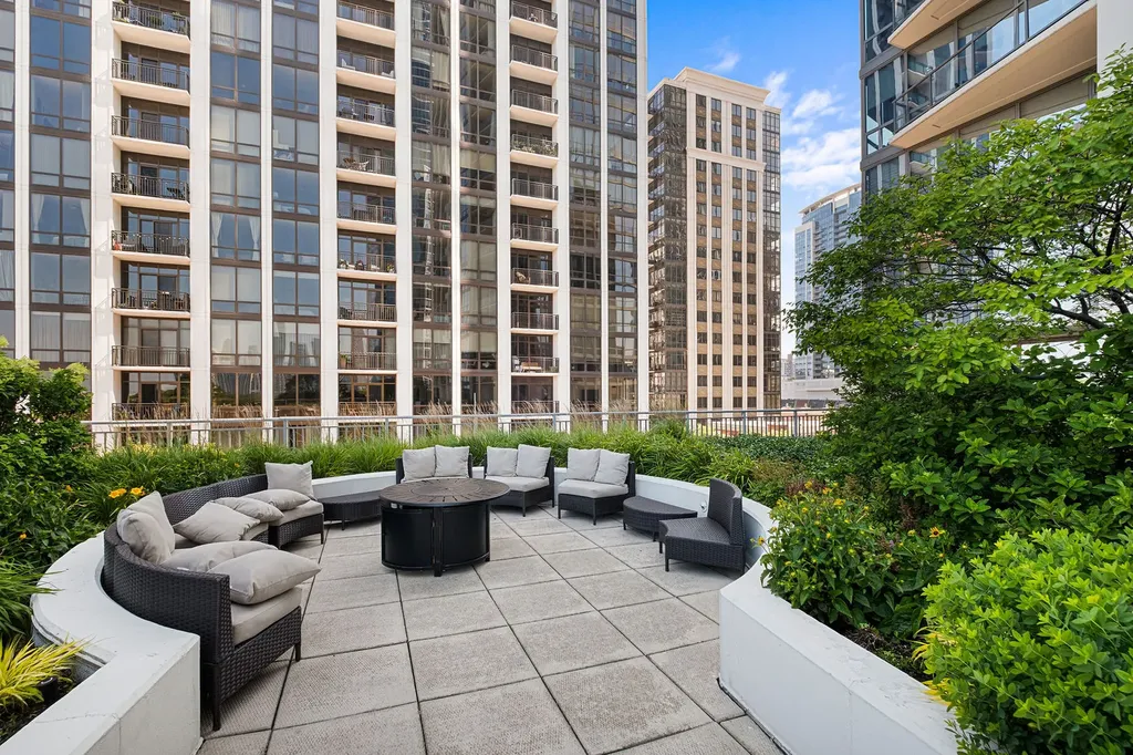 1235 South Prairie Avenue Chicago IL 60605