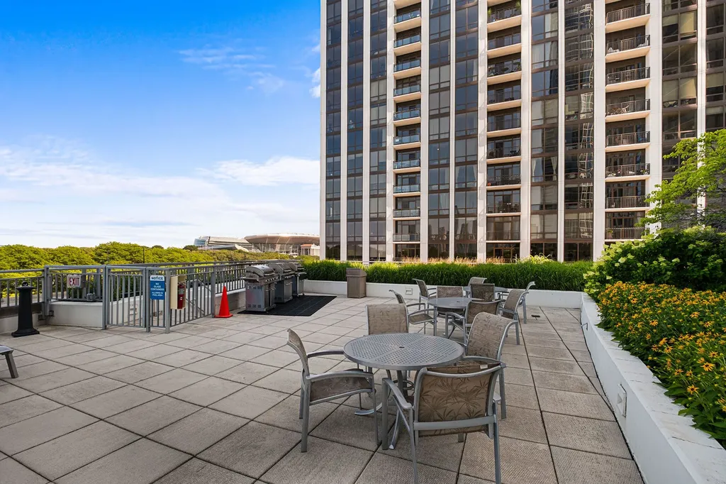 1235 South Prairie Avenue Chicago IL 60605