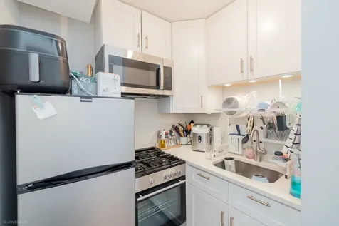 2201 North Cleveland Avenue Chicago IL 60614