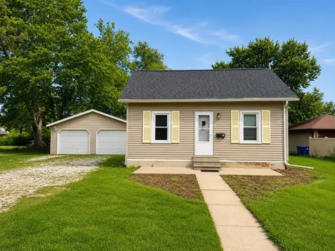 111 Maple Avenue Minonk IL 61760
