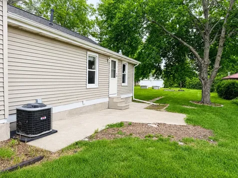 111 Maple Avenue Minonk IL 61760