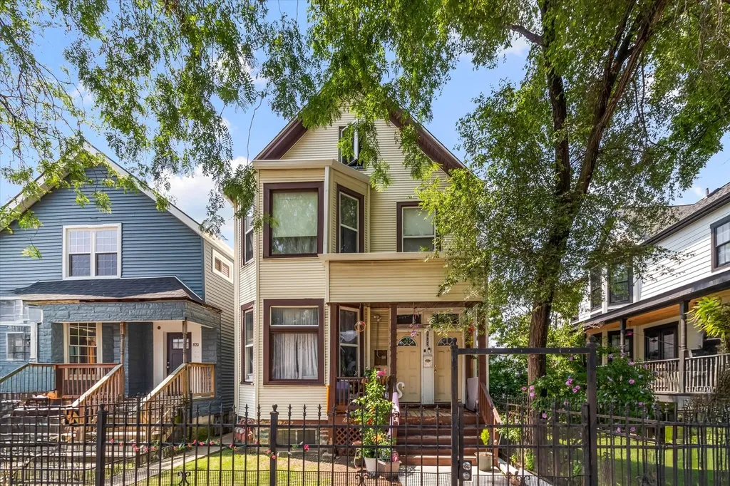 1922 North Central Park Avenue Chicago IL 60647