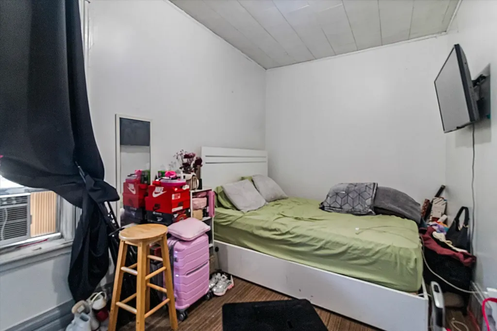 1922 North Central Park Avenue Chicago IL 60647