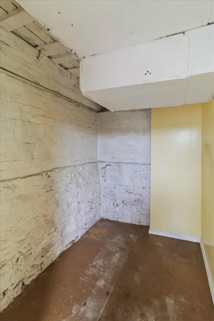 1922 North Central Park Avenue Chicago IL 60647
