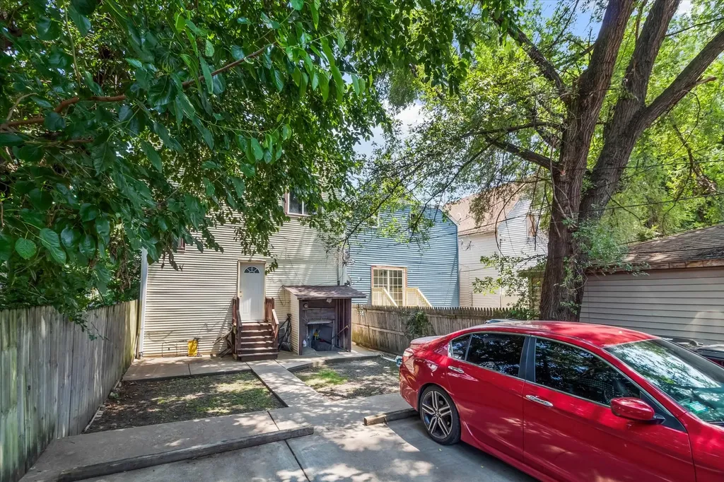1922 North Central Park Avenue Chicago IL 60647