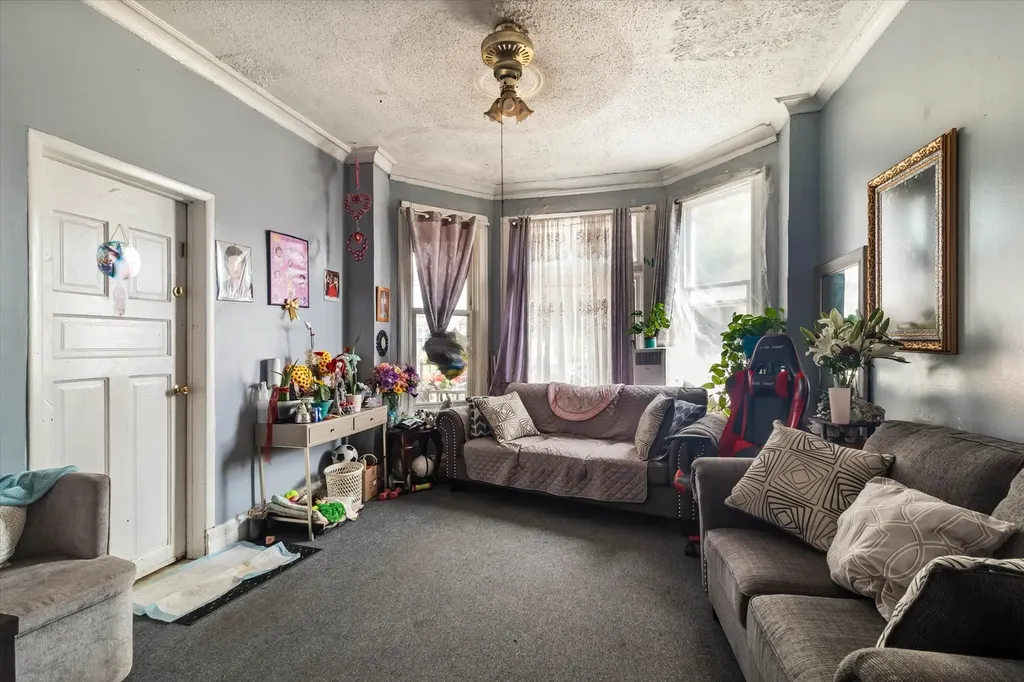 1922 North Central Park Avenue Chicago IL 60647