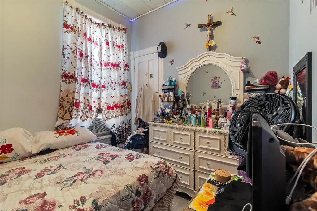 1922 North Central Park Avenue Chicago IL 60647