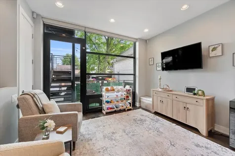 1349 North Leavitt Street Chicago IL 60622