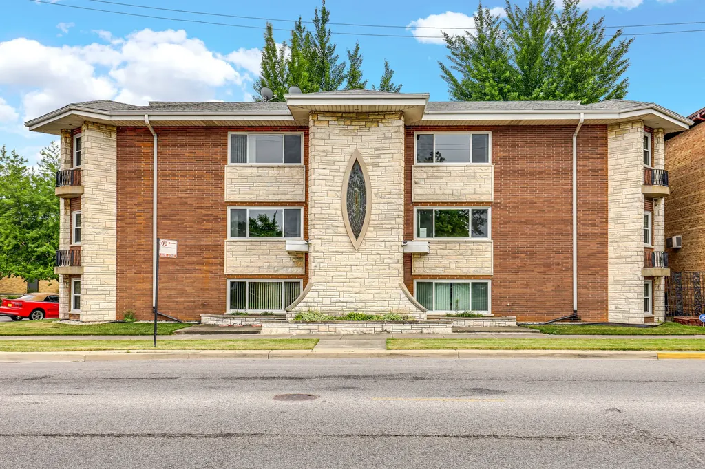7101 West Foster Place Chicago IL 60656