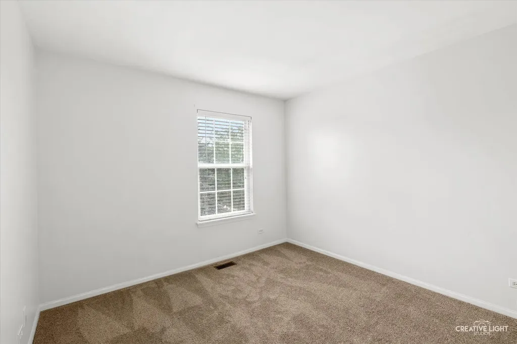 2409 Courtyard Circle Aurora IL 60506