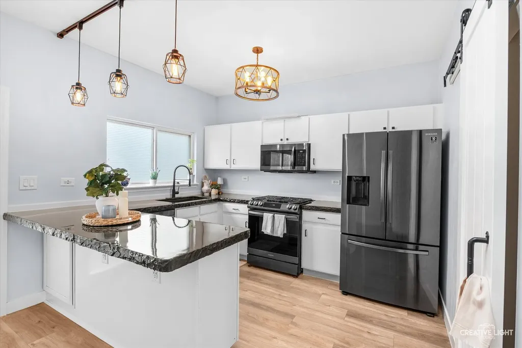 2409 Courtyard Circle Aurora IL 60506