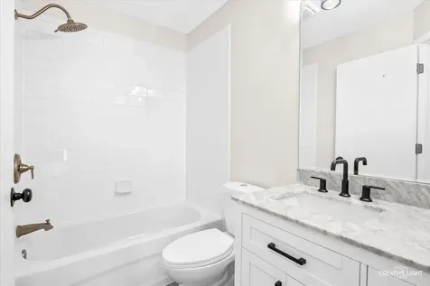 2409 Courtyard Circle Aurora IL 60506