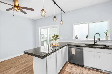 2409 Courtyard Circle Aurora IL 60506