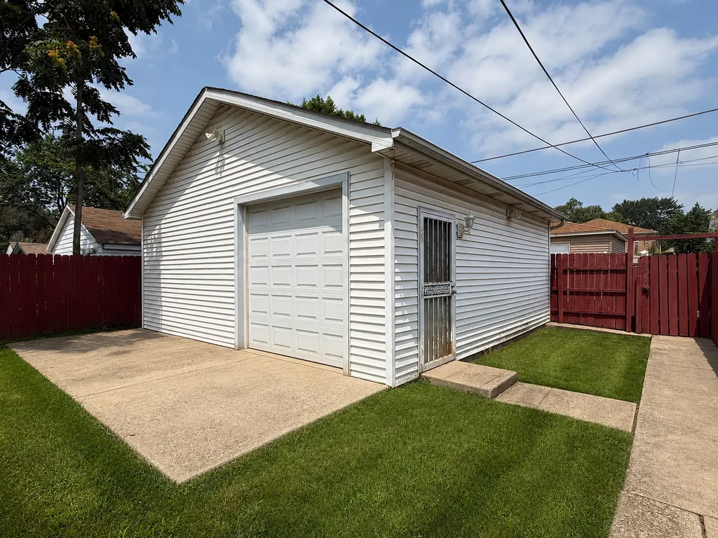 442 West 126th Street Chicago IL 60628