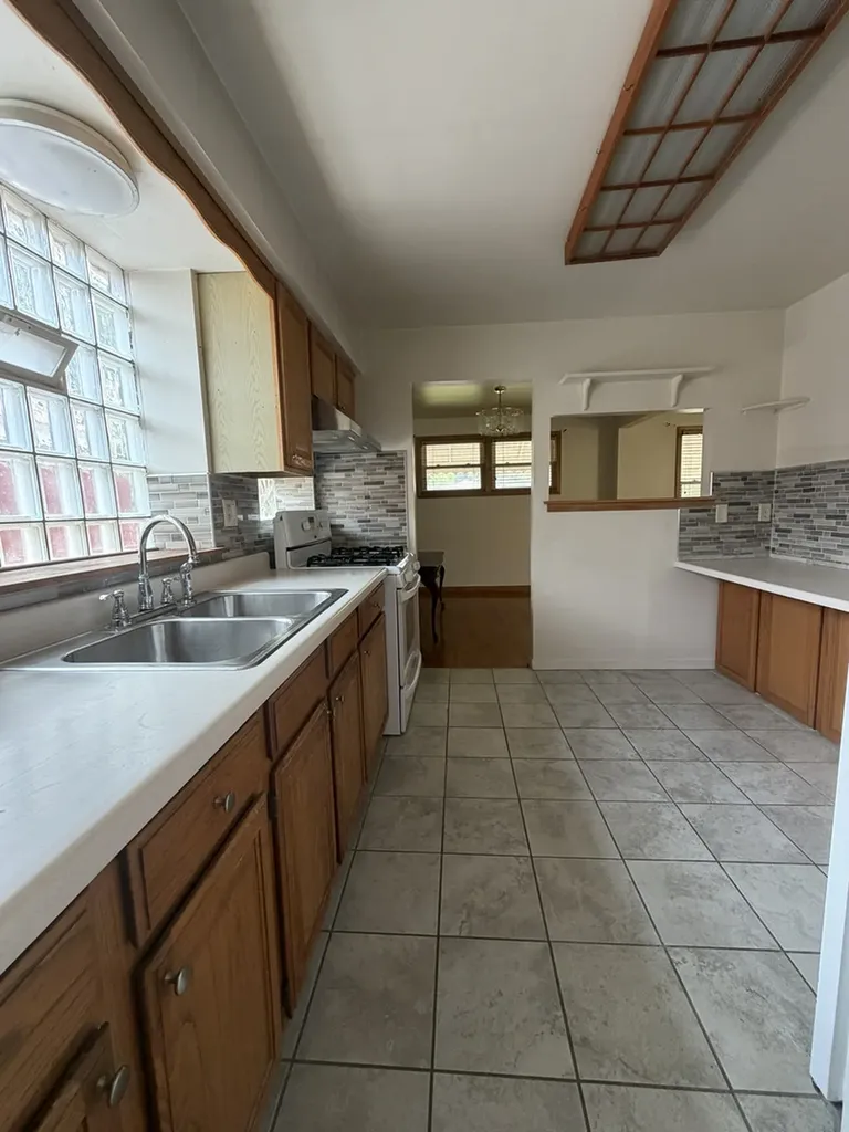 442 West 126th Street Chicago IL 60628