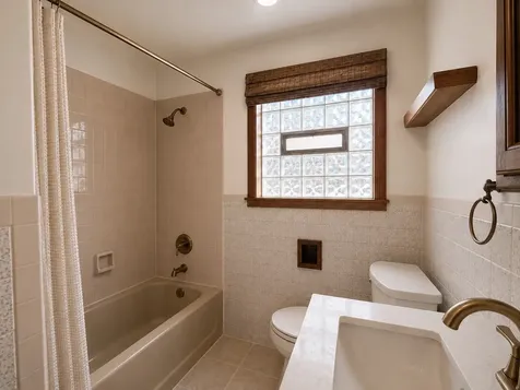 442 West 126th Street Chicago IL 60628