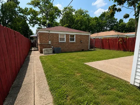 442 West 126th Street Chicago IL 60628