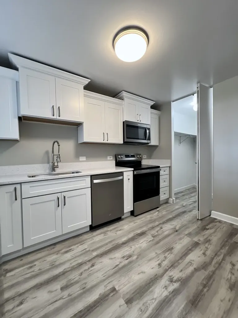 3660 North Lake Shore Drive W Chicago IL 60613