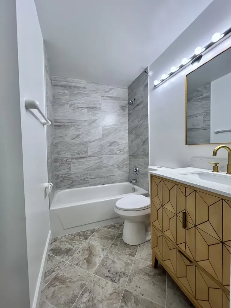 3660 North Lake Shore Drive W Chicago IL 60613