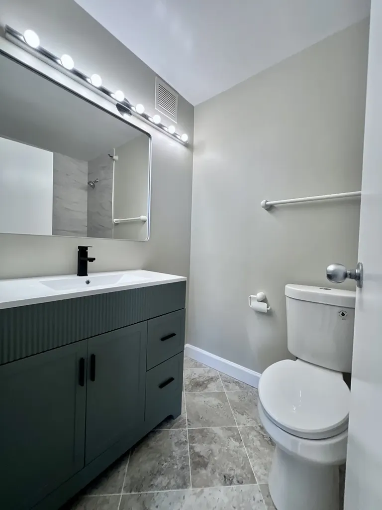 3660 North Lake Shore Drive W Chicago IL 60613