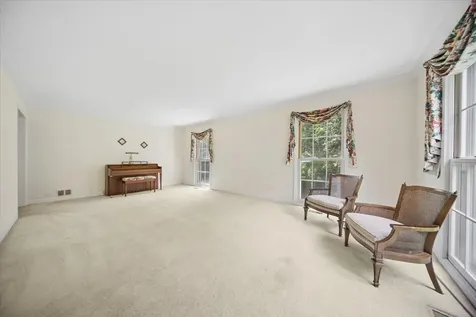 132 Wagon Wheel Lane Barrington IL 60010