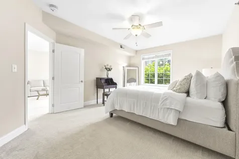543 North Hough Street Barrington IL 60010