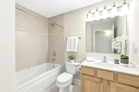 543 North Hough Street Barrington IL 60010
