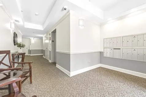 543 North Hough Street Barrington IL 60010