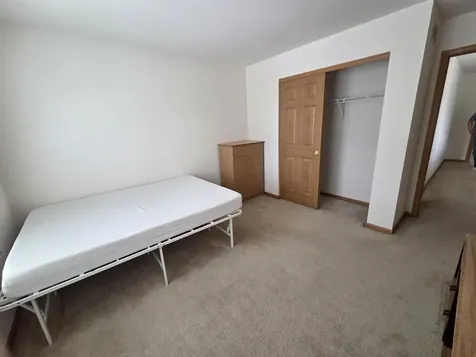 542 Peregrine Parkway Bartlett IL 60103