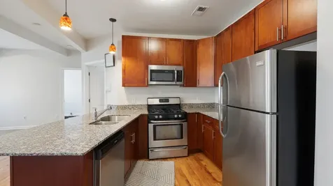 7225 North Rogers Avenue Chicago IL 60645