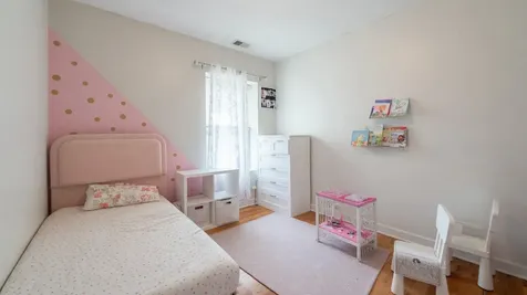 7225 North Rogers Avenue Chicago IL 60645