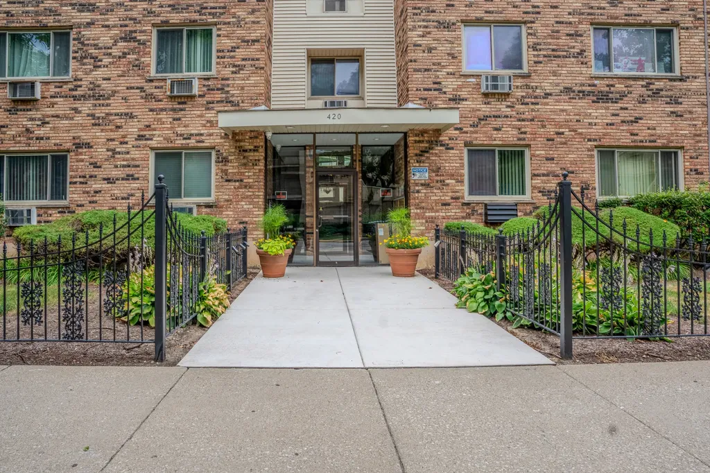 420 South Home Avenue Oak Park IL 60302