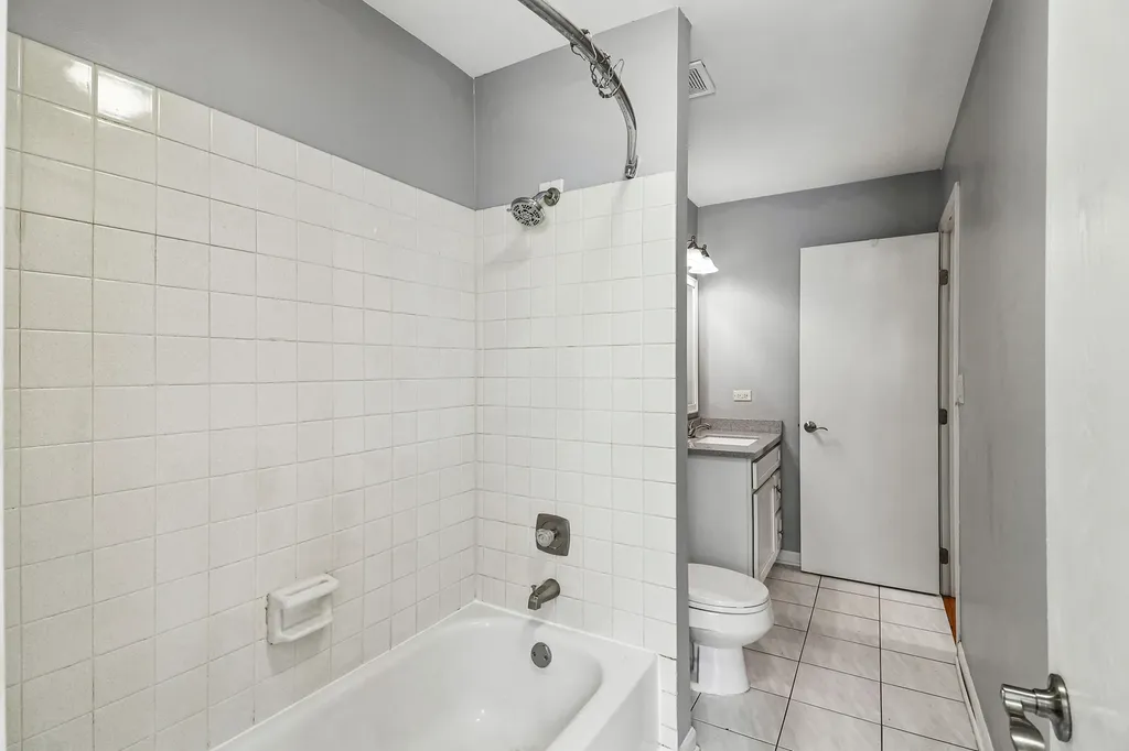 702 Buffalo Circle Carol Stream IL 60188