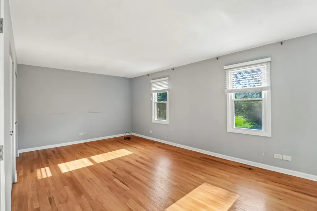 702 Buffalo Circle Carol Stream IL 60188