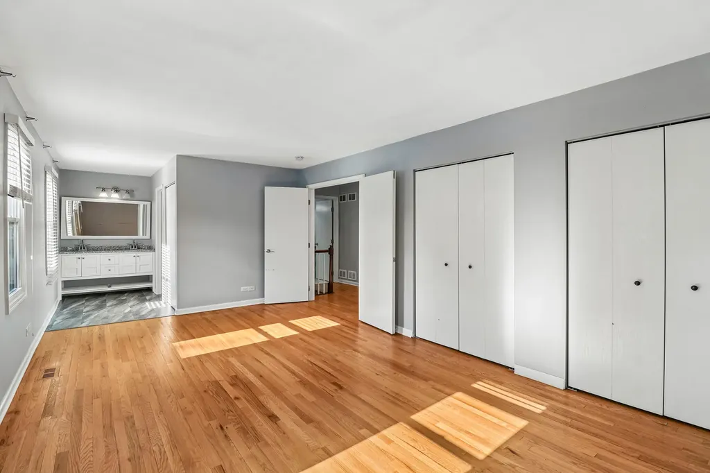 702 Buffalo Circle Carol Stream IL 60188