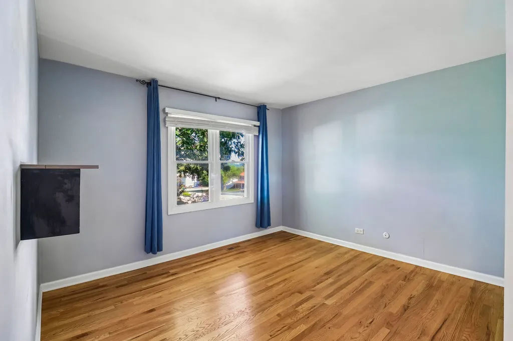 702 Buffalo Circle Carol Stream IL 60188