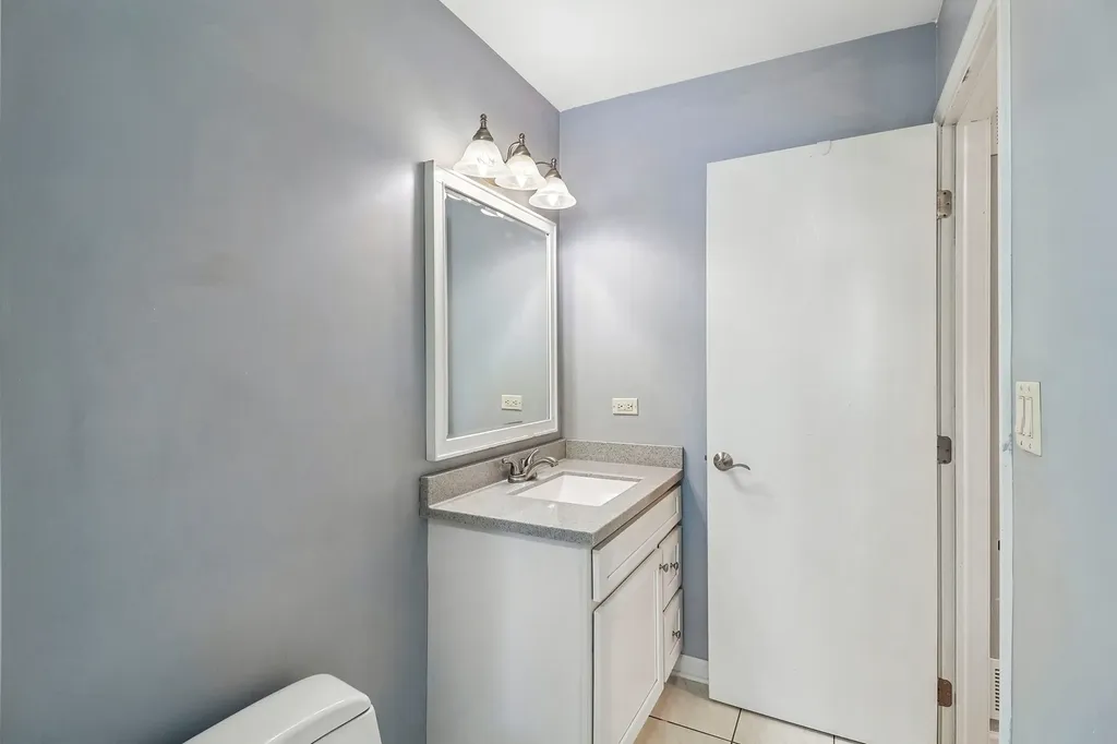 702 Buffalo Circle Carol Stream IL 60188