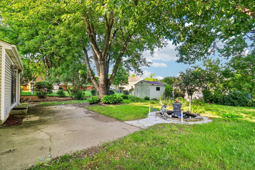 702 Buffalo Circle Carol Stream IL 60188