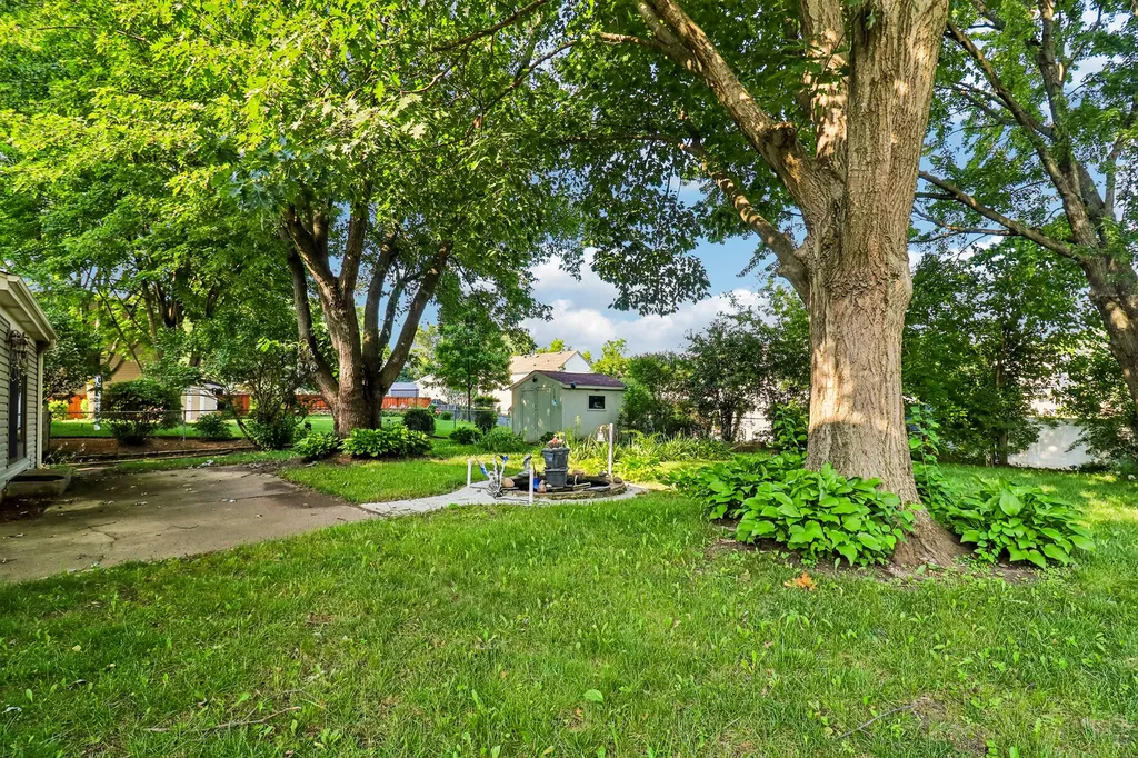 702 Buffalo Circle Carol Stream IL 60188
