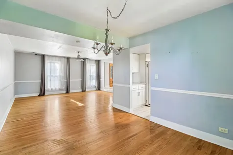 702 Buffalo Circle Carol Stream IL 60188