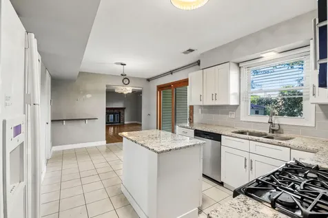 702 Buffalo Circle Carol Stream IL 60188
